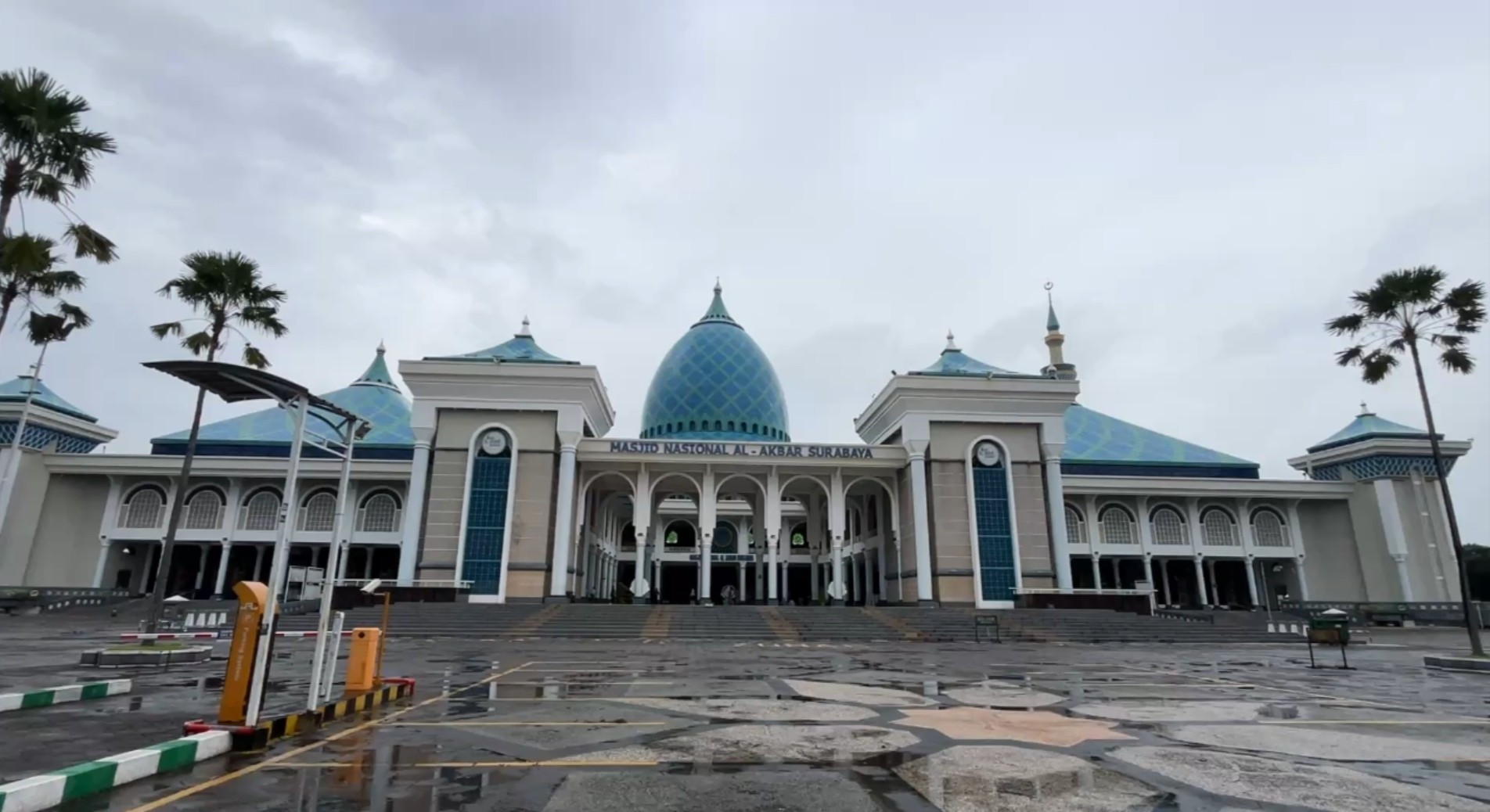 Masjid Nasional Al-Akbar Surabaya Siap Sambut Tarawih Perdana, Ribuan Jemaah Diprediksi Memadati