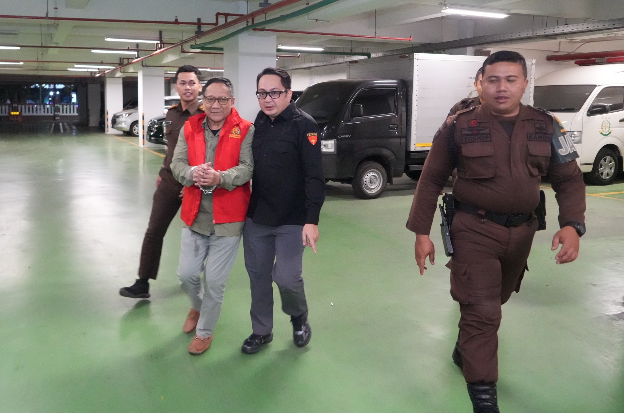 Eks Dirut Kebun Binatang Surabaya Jadi Tersangka Korupsi Rp10,2 Miliar, Dana Pakan Satwa KBS