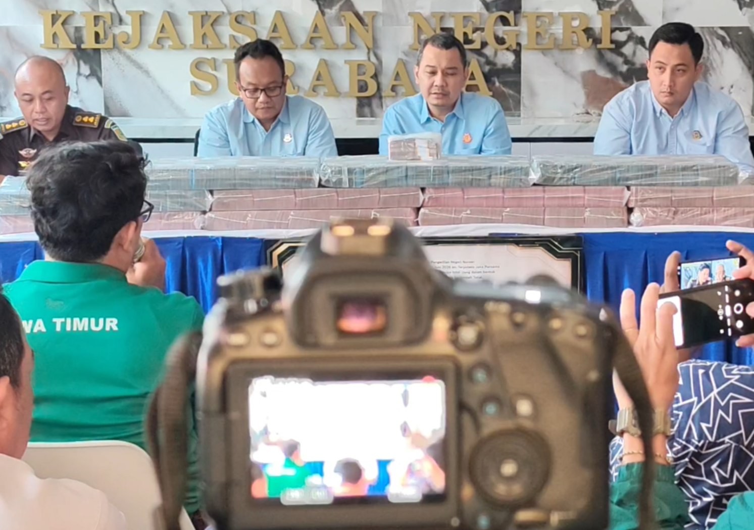 Kejari Surabaya Setor Rp9,05 Miliar Uang Rampasan Kasus Judi Online 188BET ke Kas Negara.