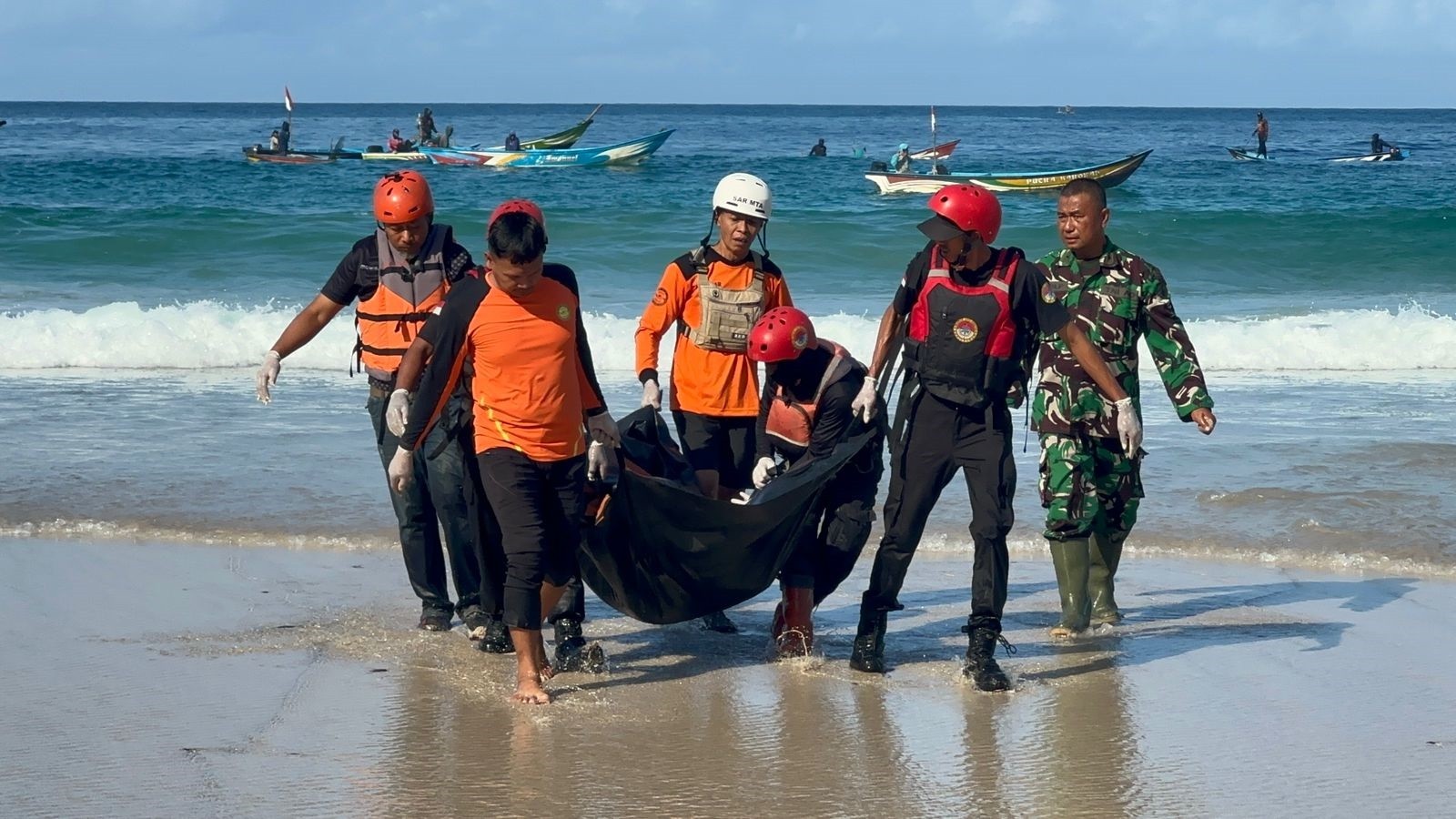 Seluruh Korban Terseret Ombak Di Pantai Modang Ditemukan